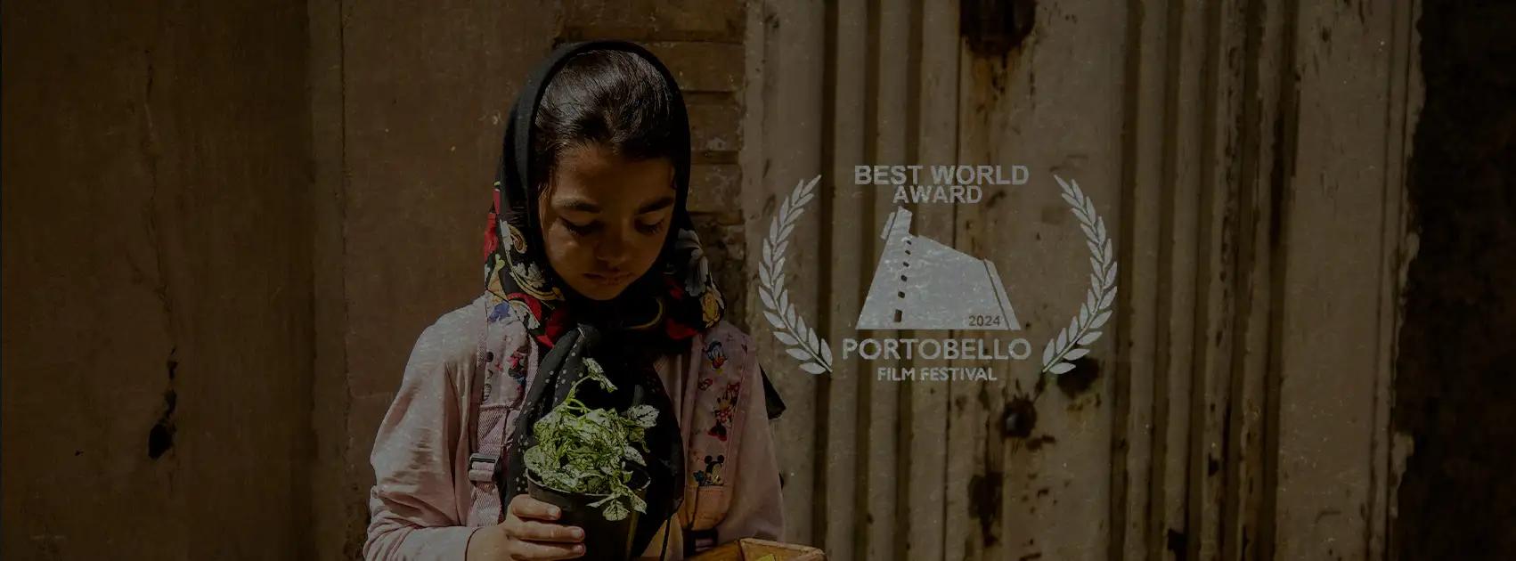 The short film "Unparallel World" by Mohamad Yaraghi wins the "Best World Award" at Portobello Film Festival.